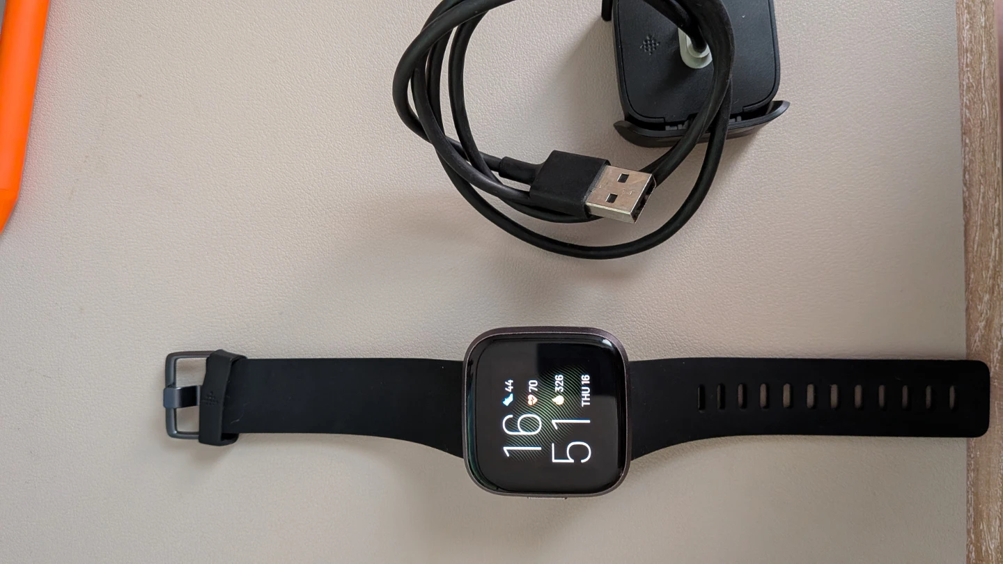 Fitbit Versa 2 - photo 2