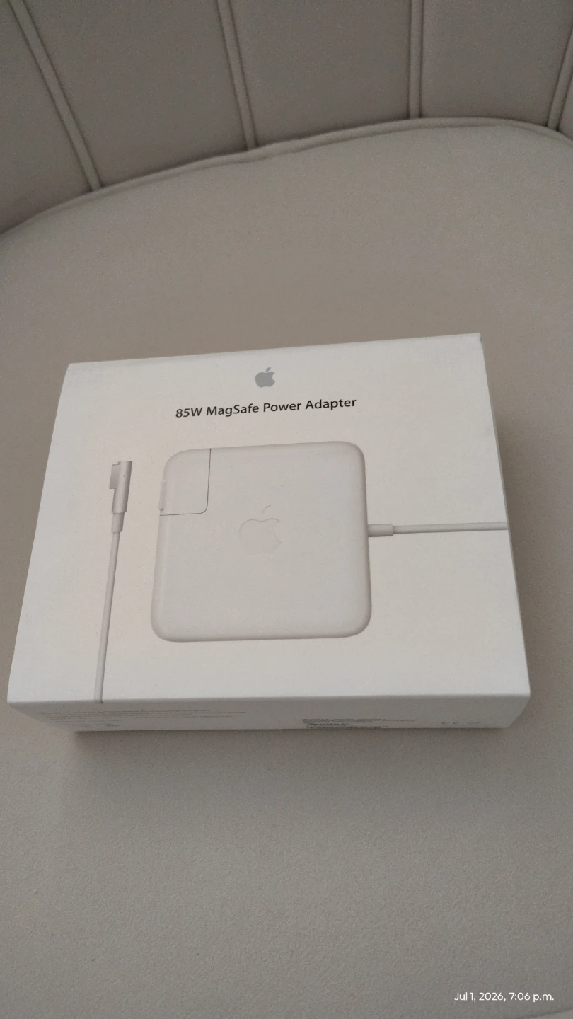 Apple 85W MagSafe Power Adapter