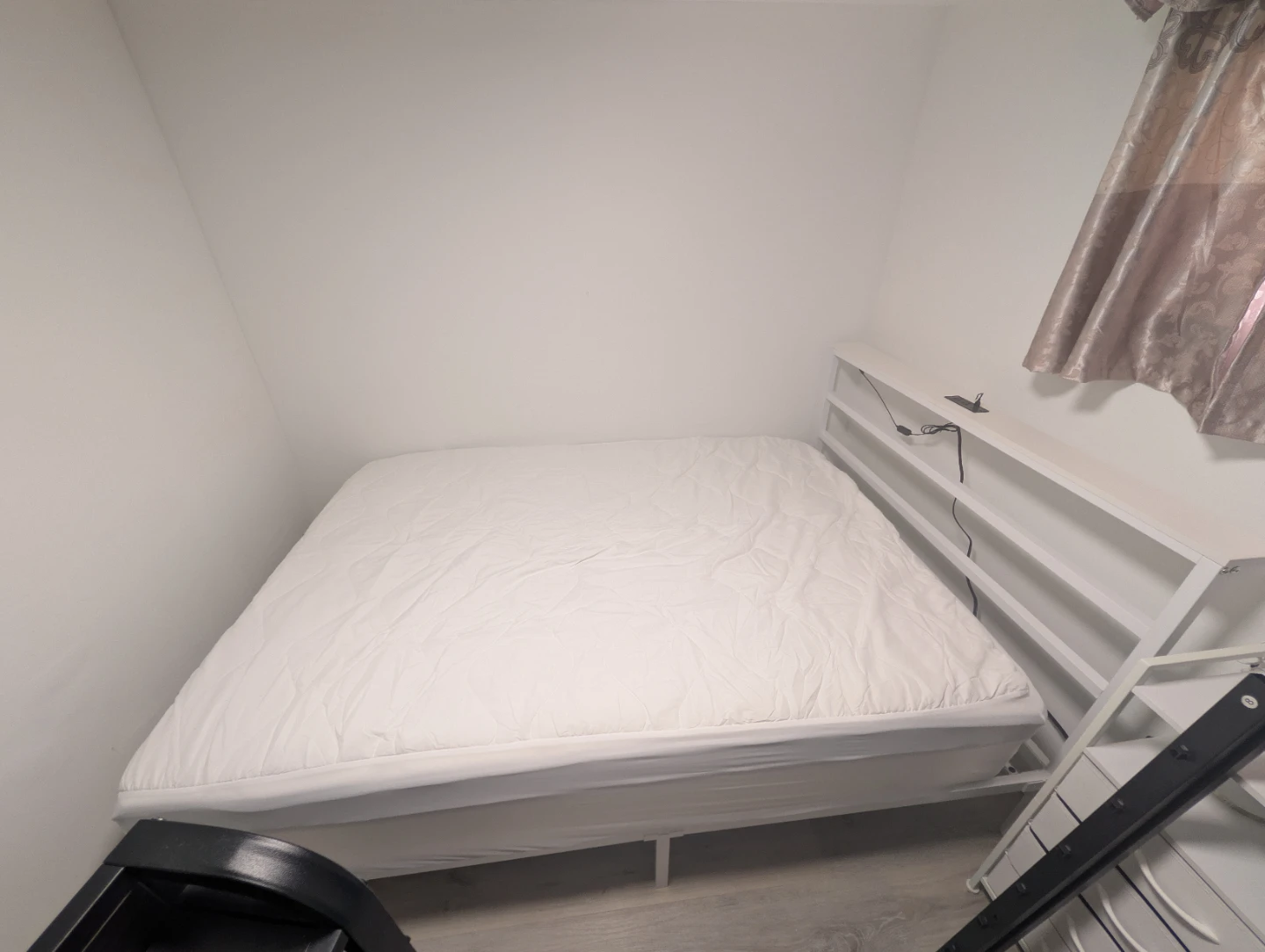 Brand New  Full size White Metal Bed Frame with New mattress