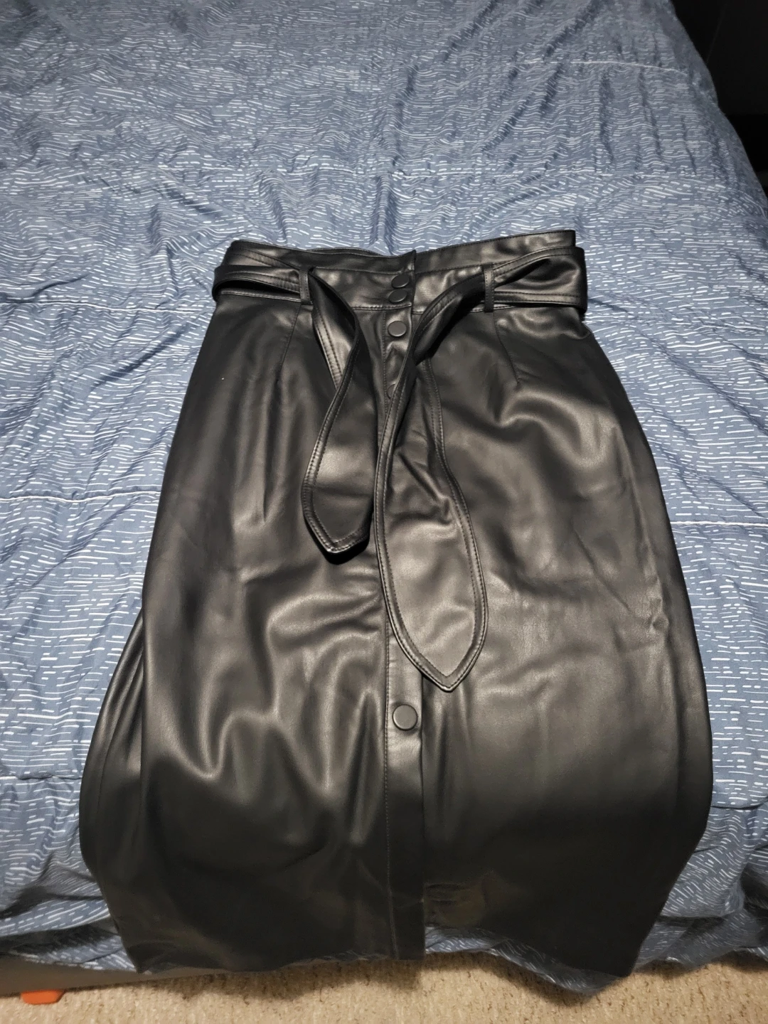 H&M Black Faux Leather Midi Skirt with Belt - photo 2