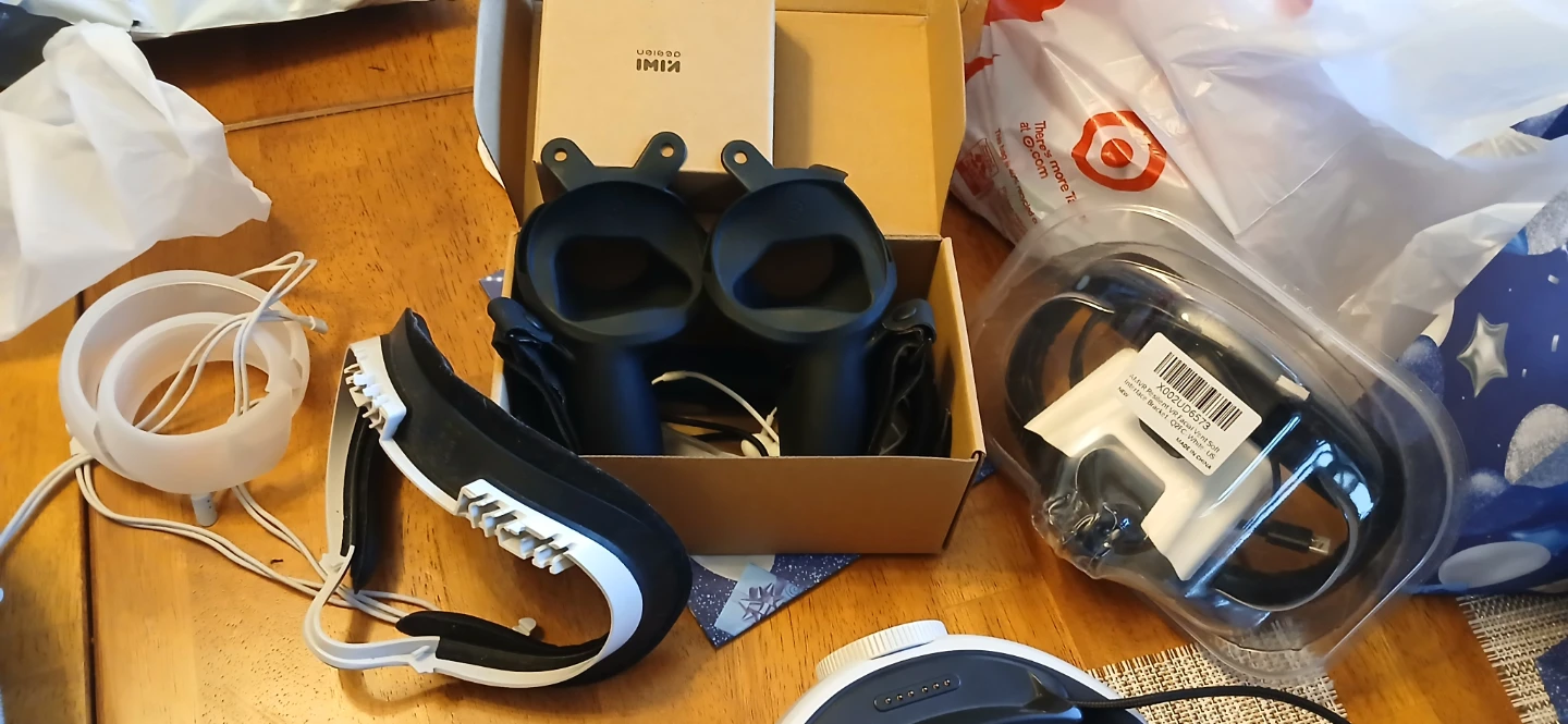 Meta Quest 2 VR Headset with lots of accessories - photo 4