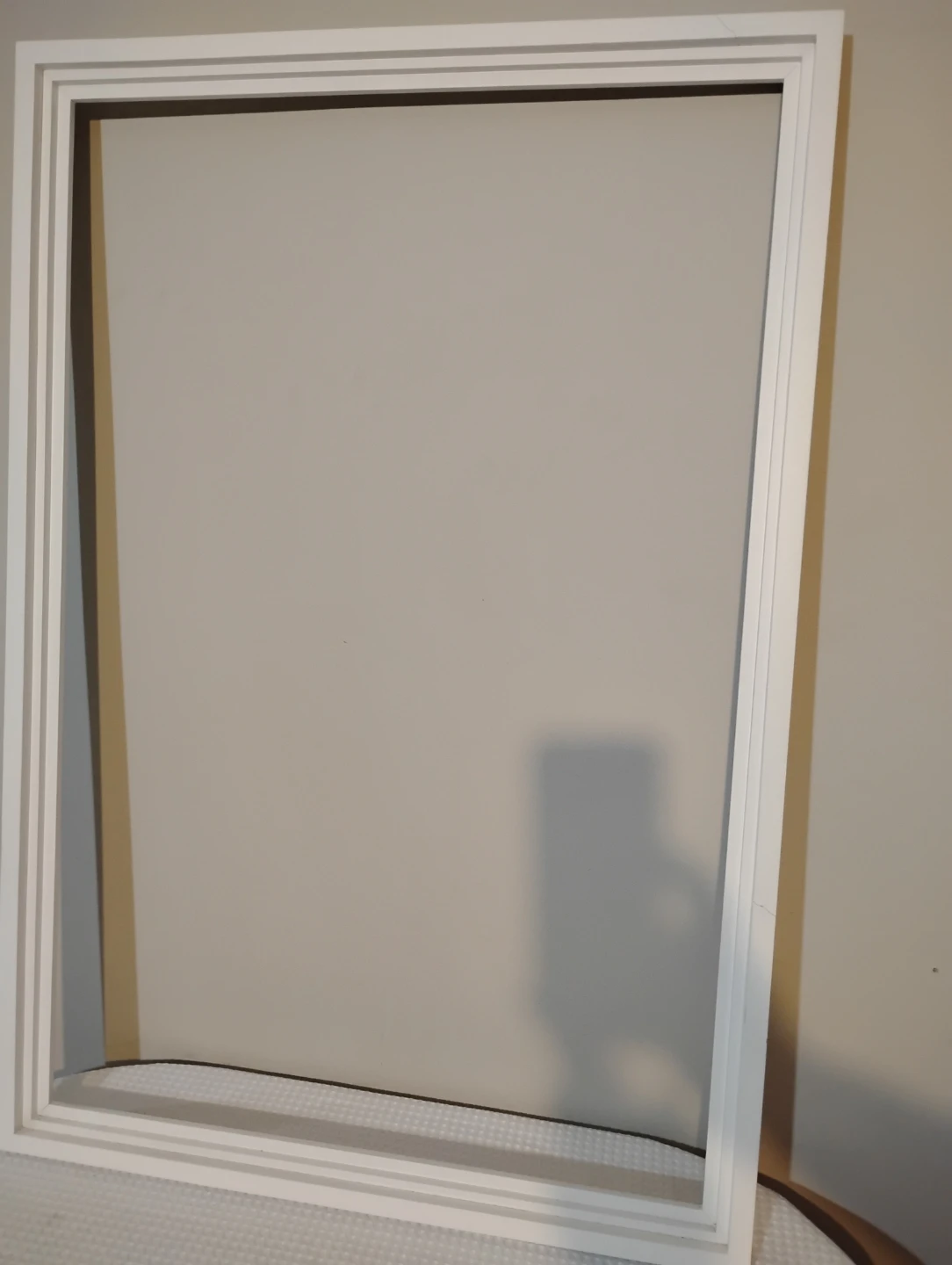 White Picture Frame " floating style" 2x3" feet - photo 2