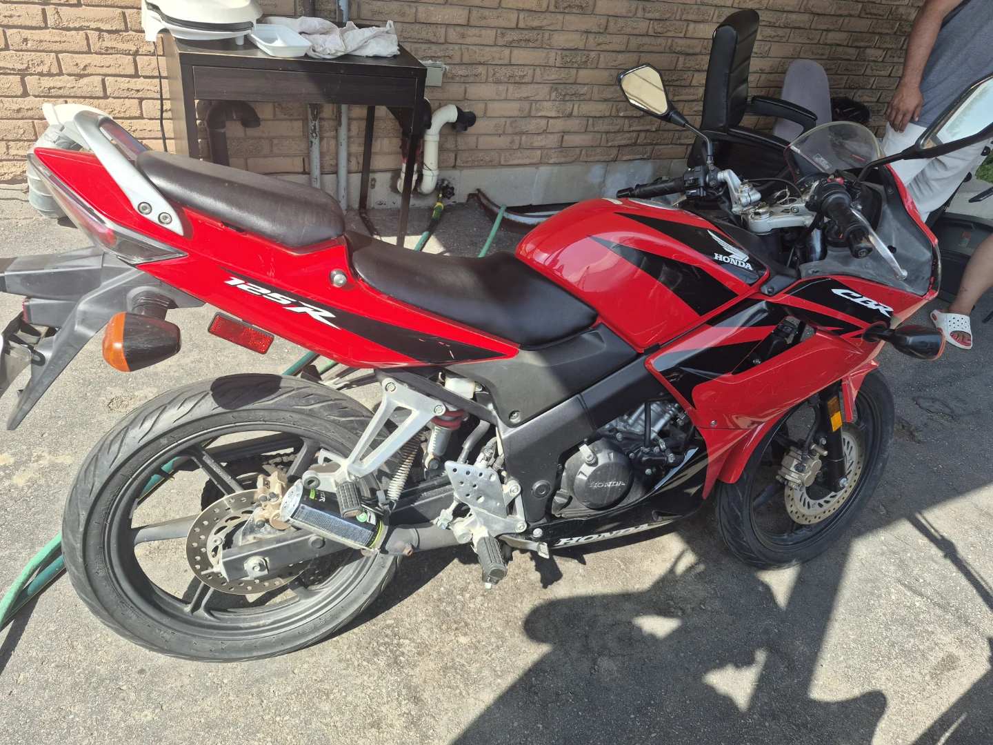 Red Honda CBR 125R Motorcycle 2007 - photo 4