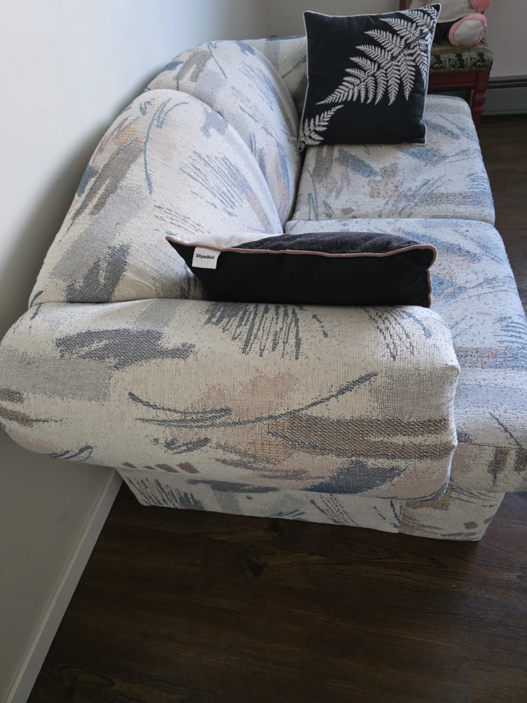 Loveseat Sofa with Patterned Fabric - photo 2