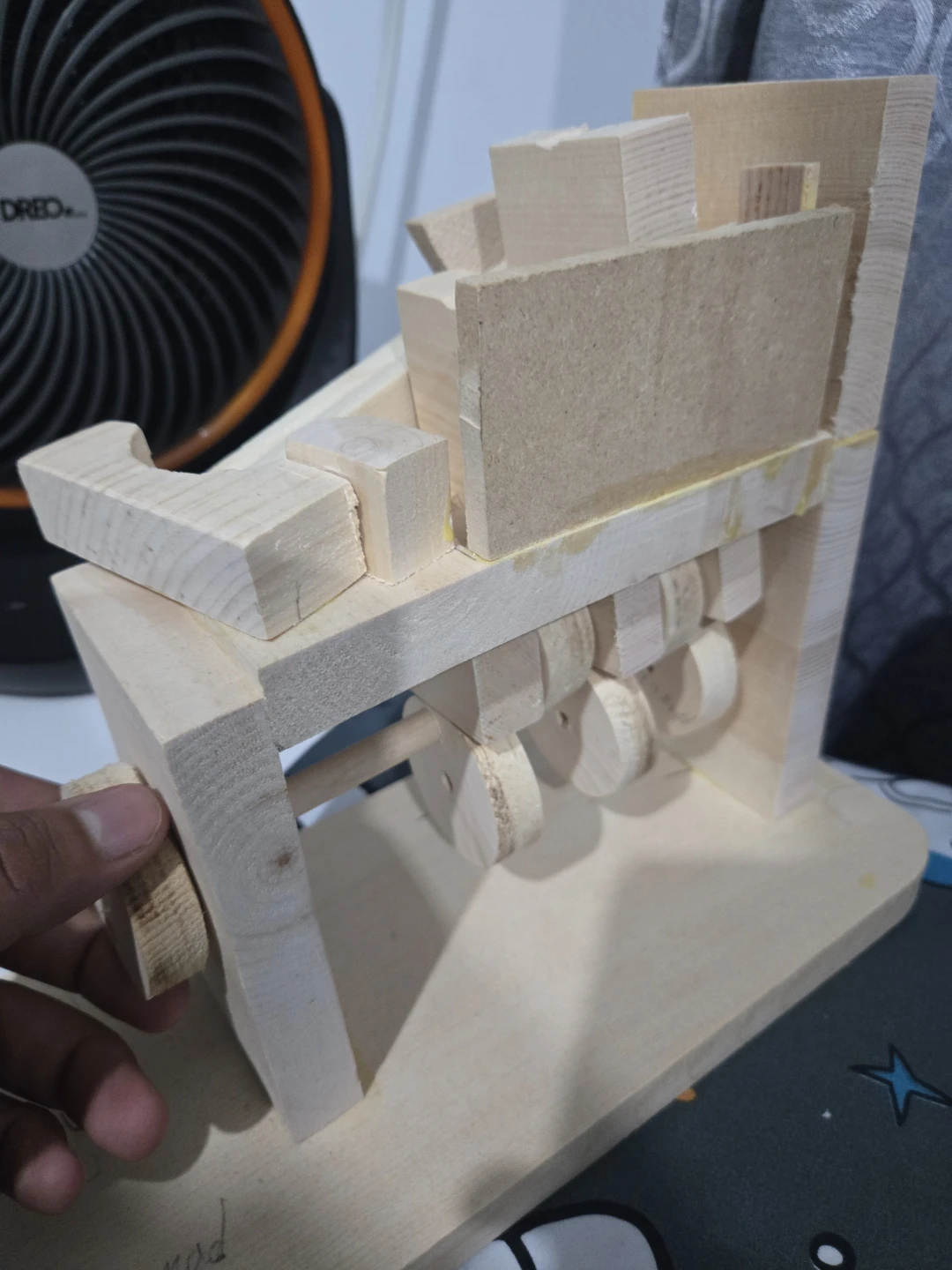 Wooden Mechanical marbles machine Model