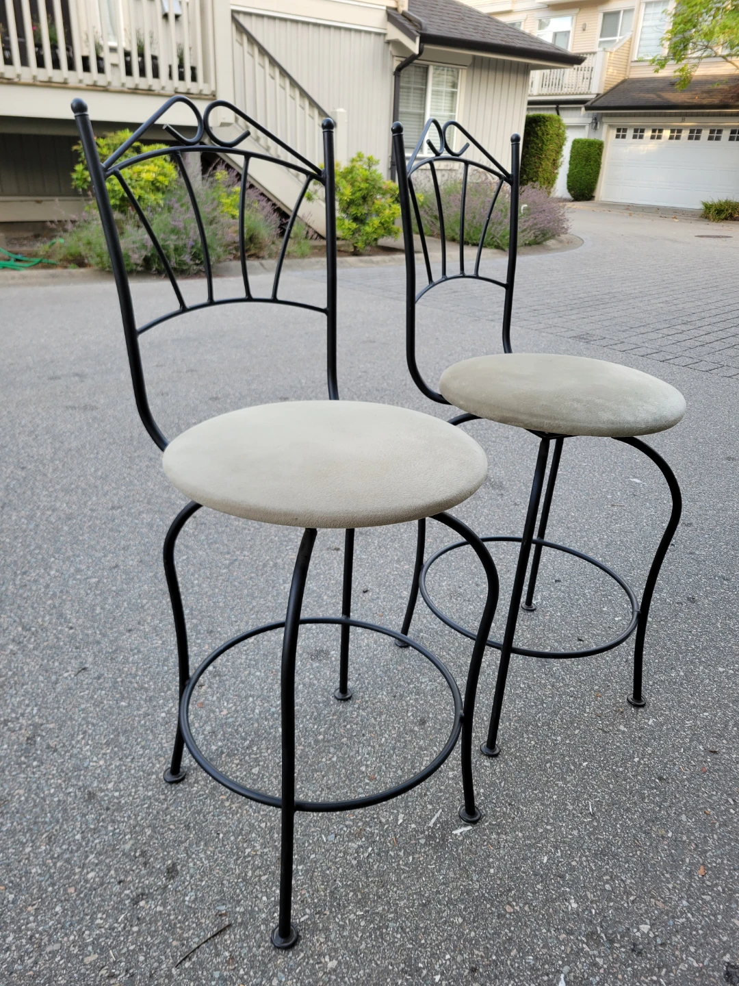 Set of 2 Wrought Iron Swivel Counter Stools – 24.5" Seat Height - photo 2