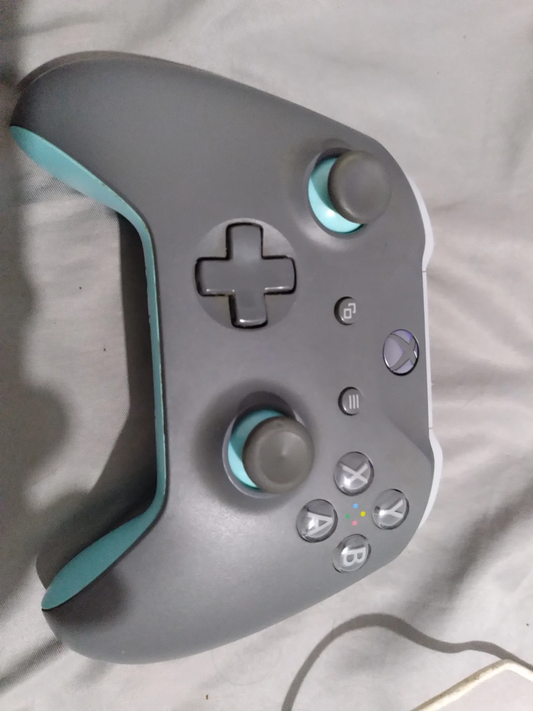 Gray xbox remote