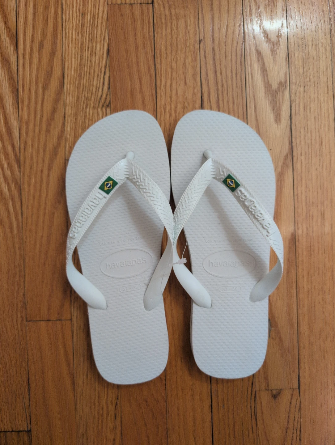 Brand new Havaianas Brazil White Flip Flops