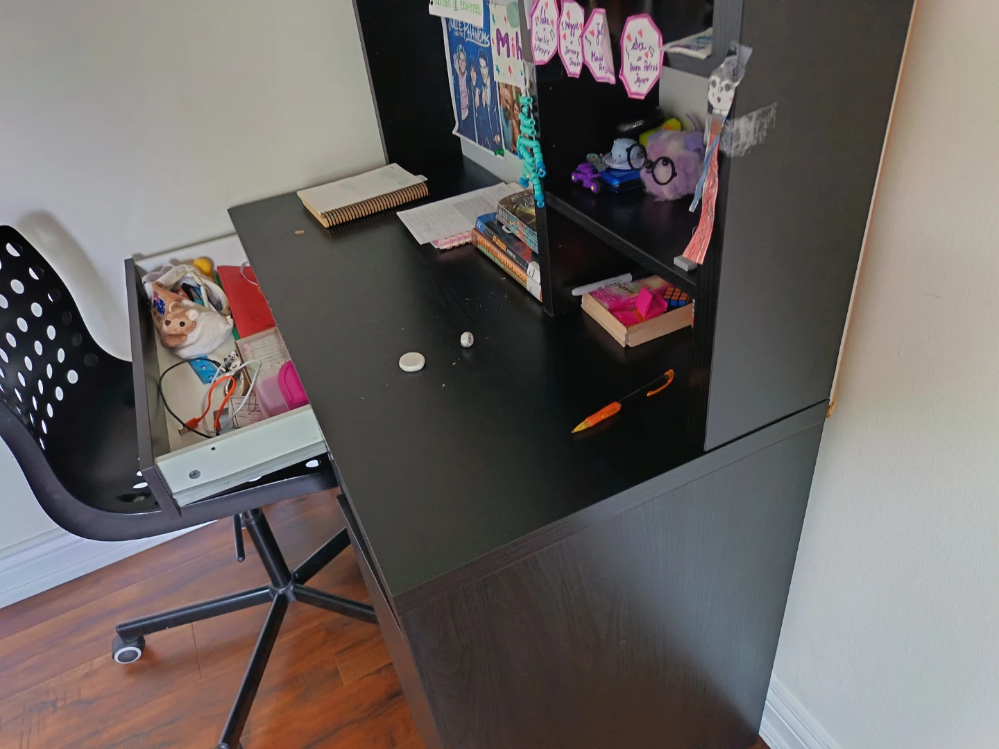 IKEA MICKE Desk with Hutch and SNILLE Swivel Chair