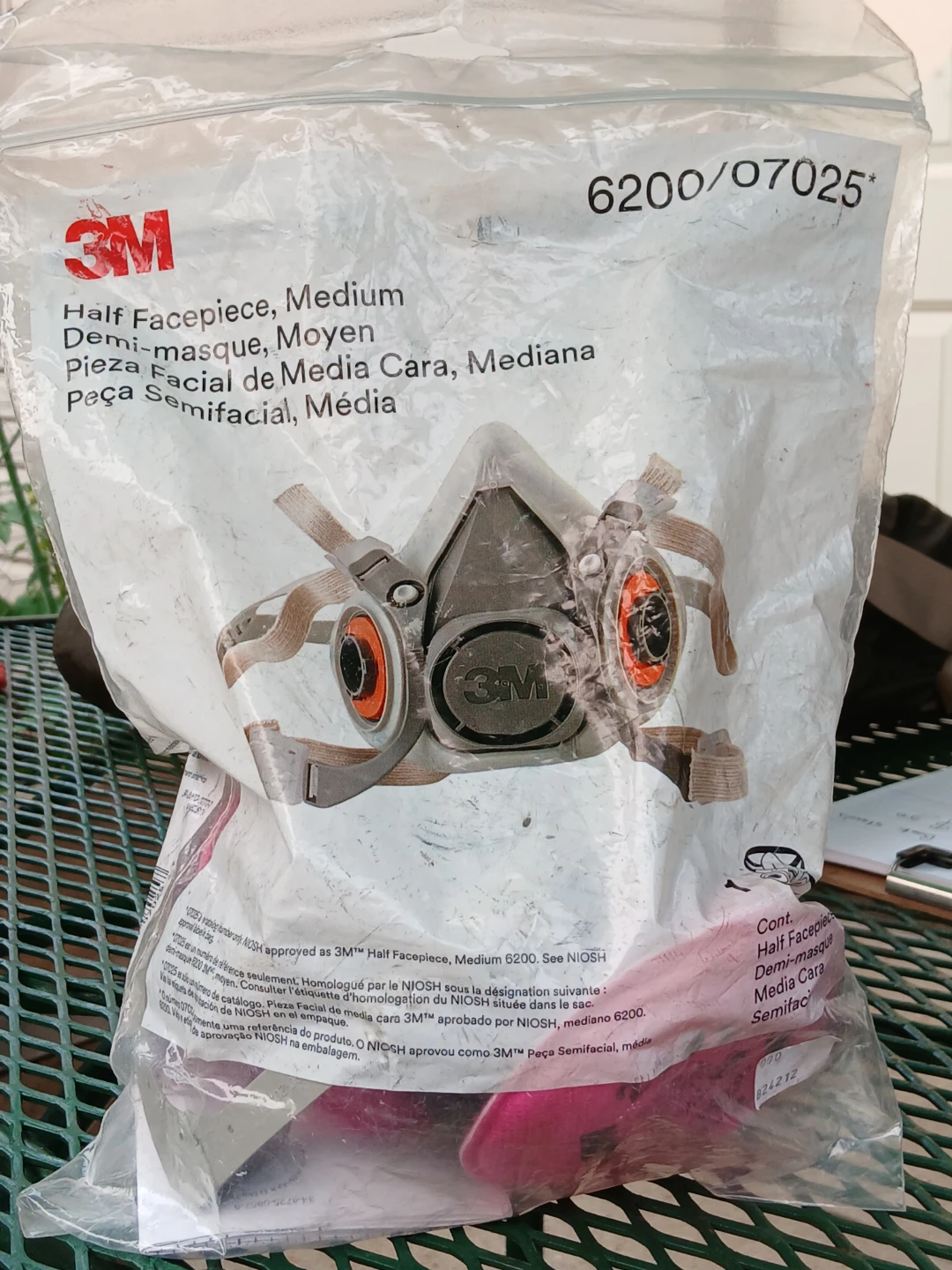 3M 6200/07025 Half Facepiece Respirator Medium