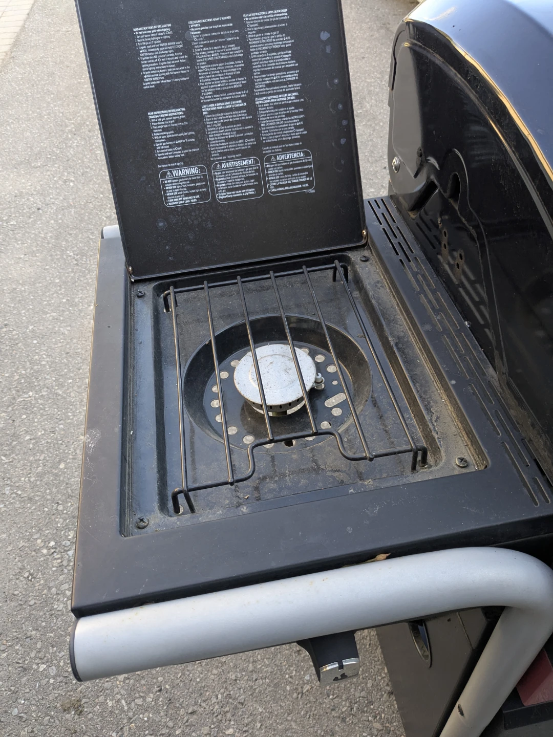 Propane BBQ with extras - photo 4