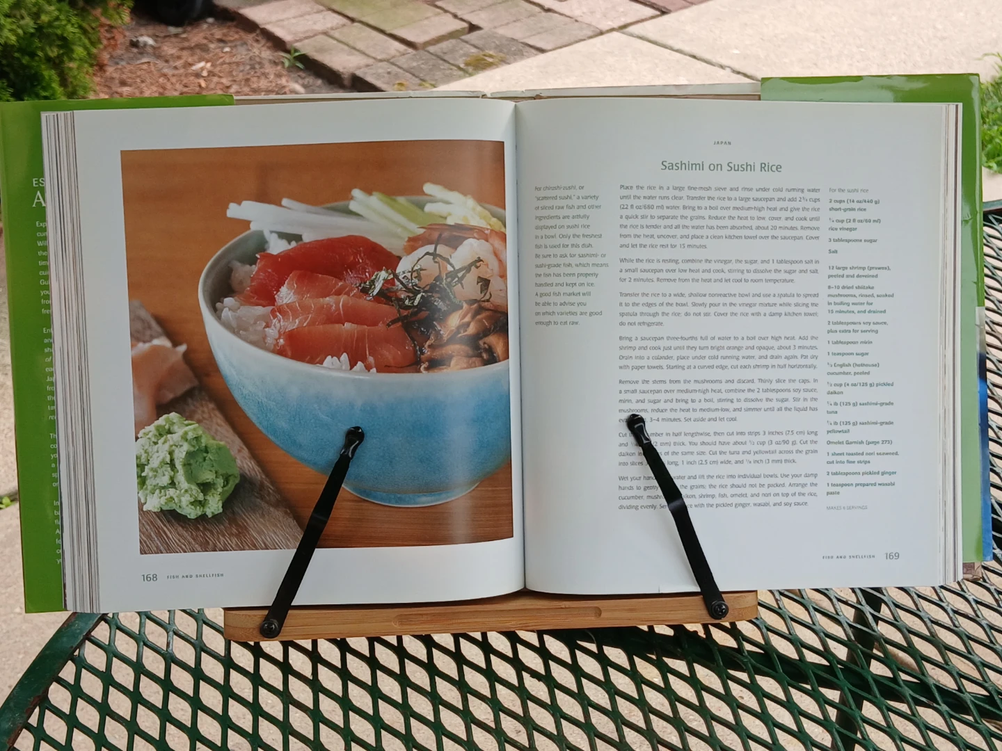 Set of 2 Wooden Book Stands and 2 recipes books - photo 4