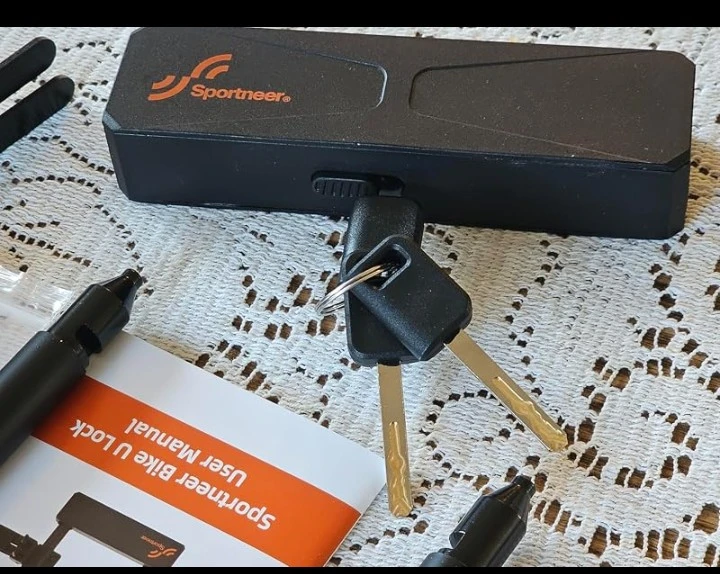 Sportneer Bike U Lock with Mounting Bracket and Keys - photo 2