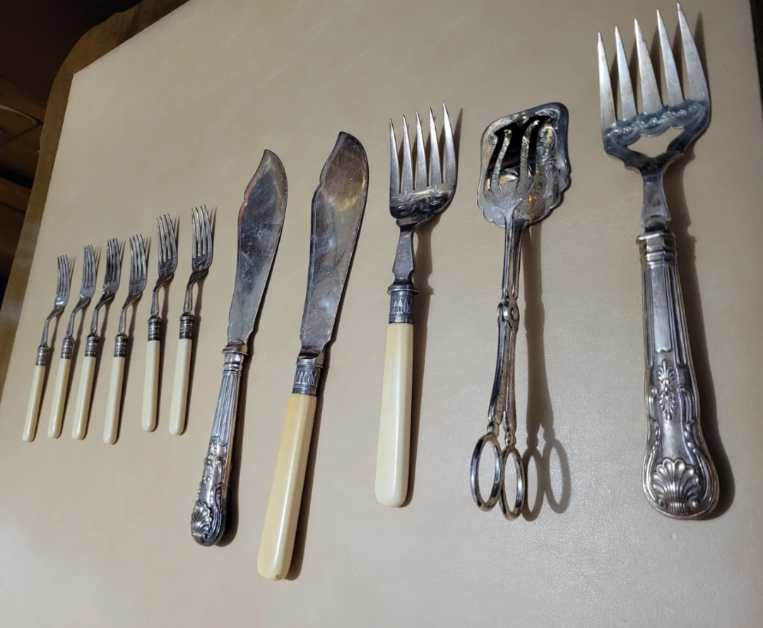 Vintage Antique Silver-Plated Fish Cutlery & Serving Set. - photo 2