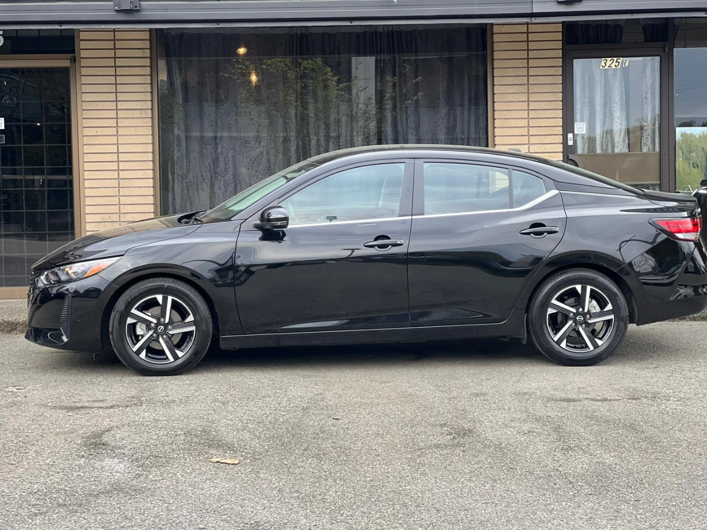 (19KMS ONLY)  Black Nissan Sentra Sedan - photo 2