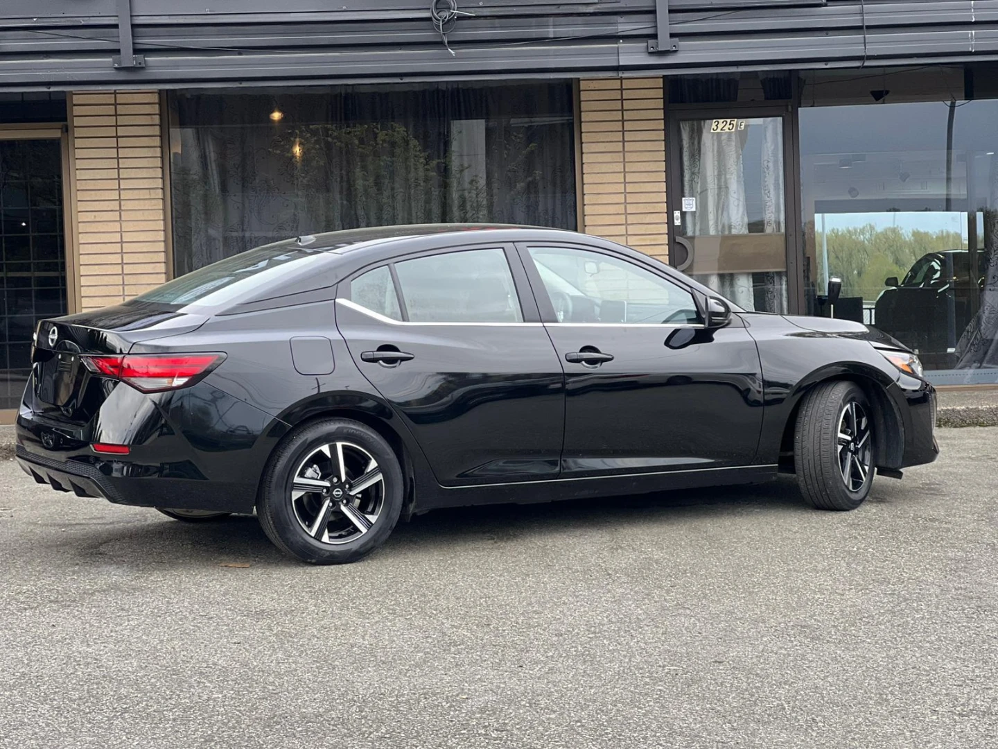 (19KMS ONLY)  Black Nissan Sentra Sedan - photo 5