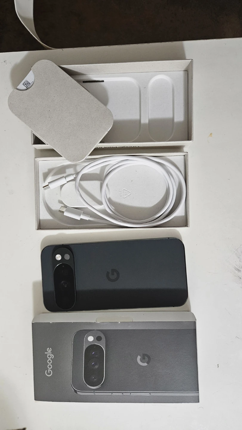 Google pixel 10 pro phone - photo 2