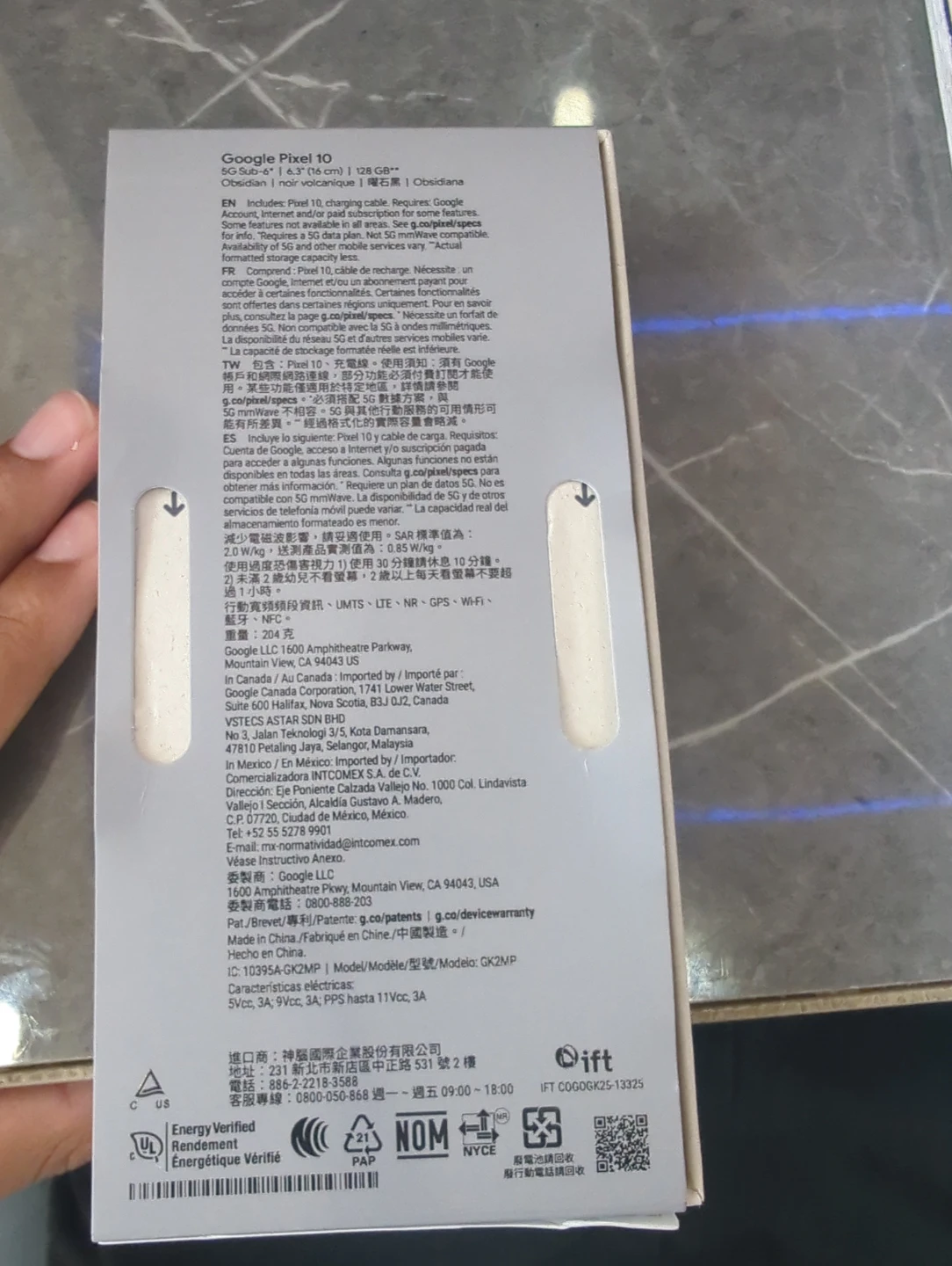 Google Pixel 10 BRAND NEW - photo 2