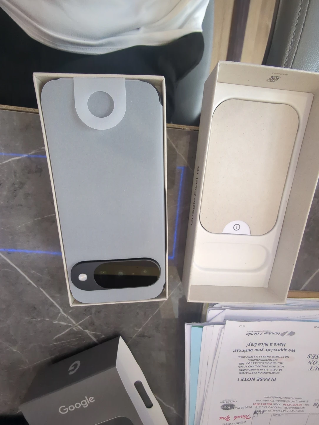 Google Pixel 10 BRAND NEW - photo 4