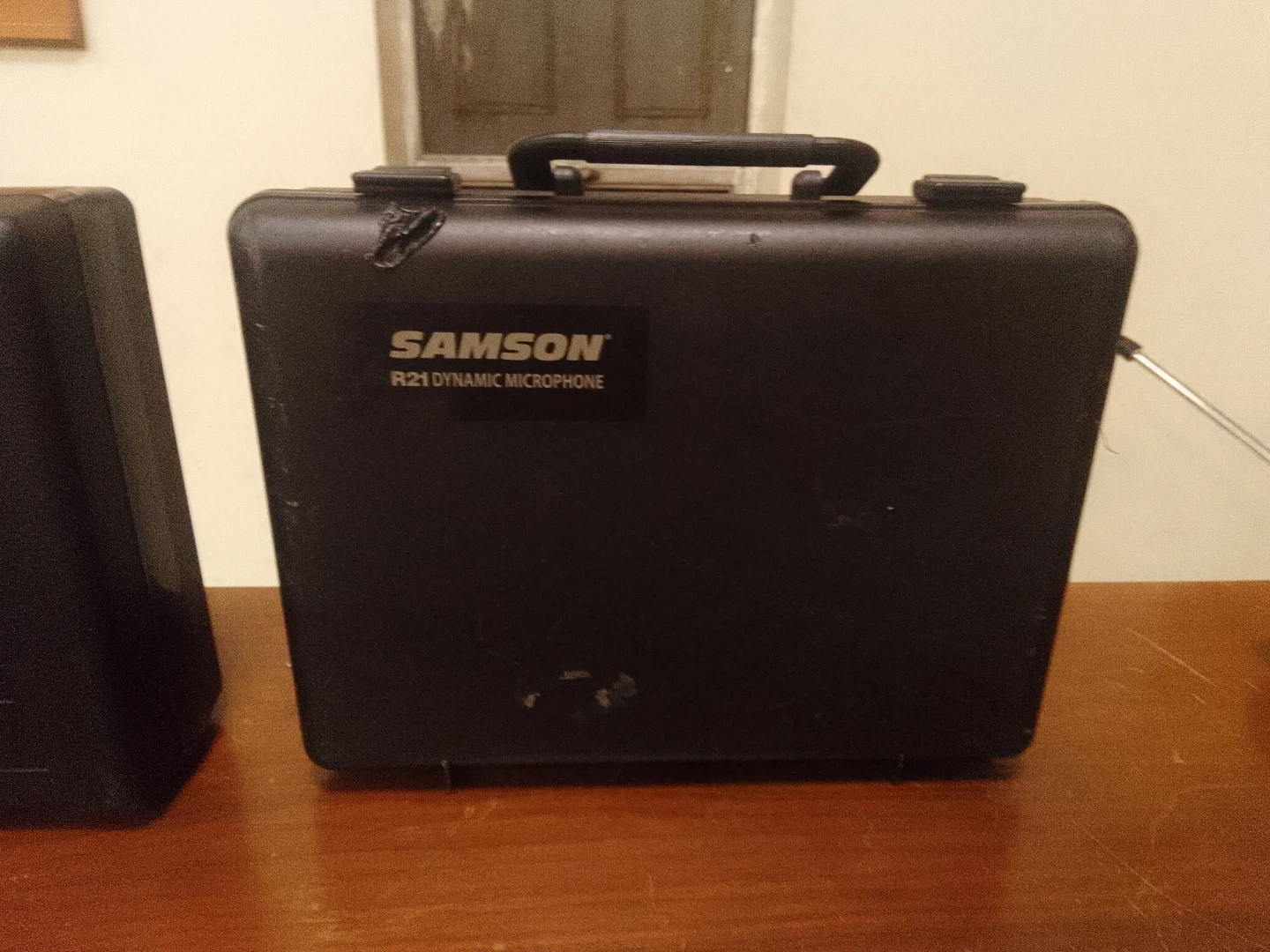 Samson R21 & R11 Dynamic Microphones with Case - photo 5