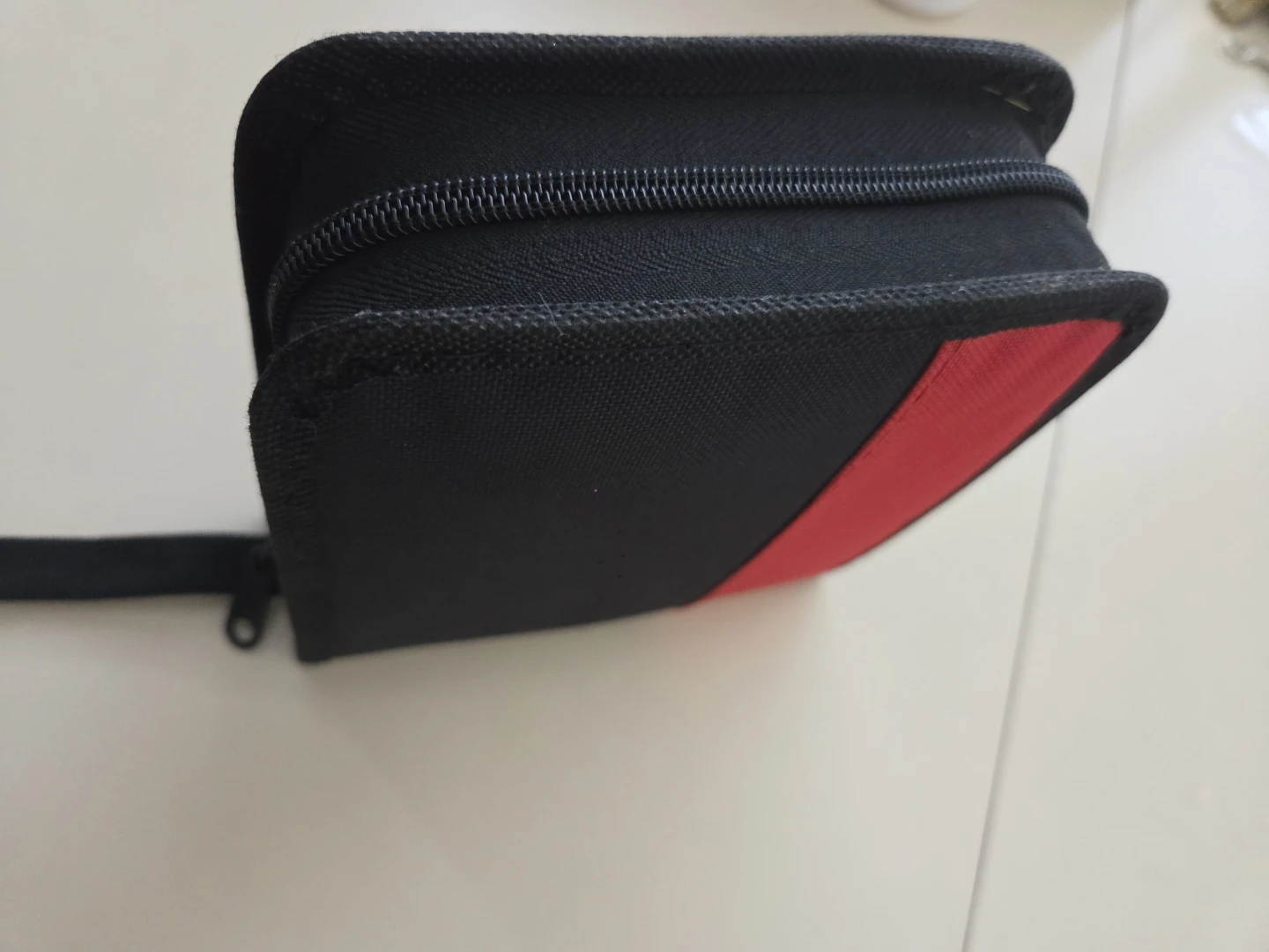 CD/DVD Storage Case Holder Black Red Zipper - photo 2