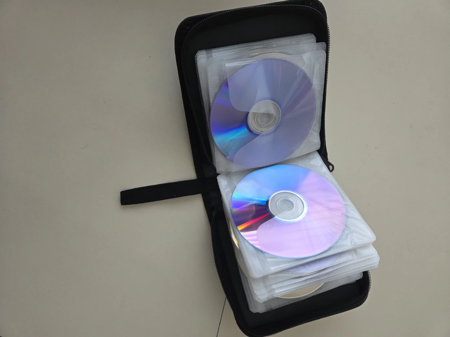 CD/DVD Storage Case Holder Black Red Zipper - photo 3