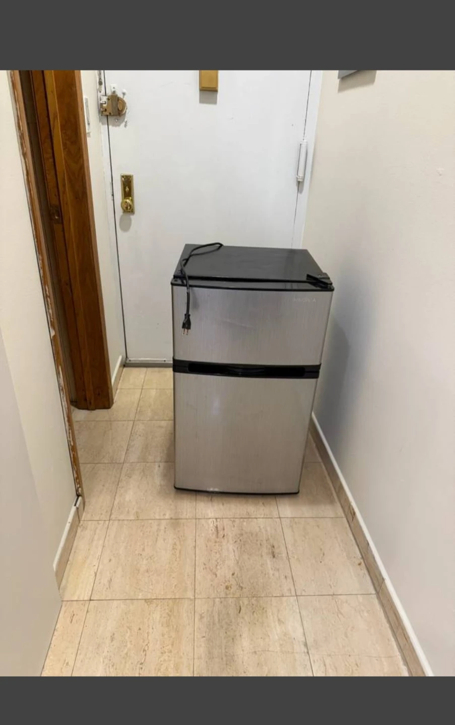 (FREE DELIVERY) Mini Fridge