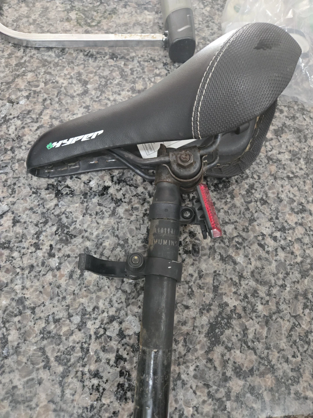 Hyper Bicycle Seat with Post and Reflector - photo 2