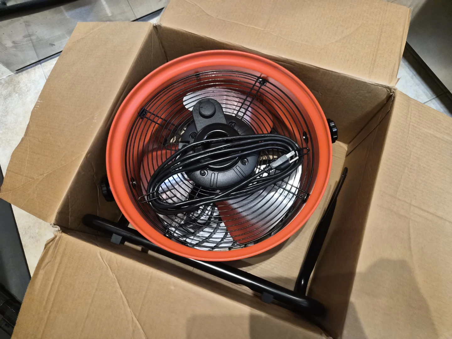 Commercial Electric 16-inch High Velocity Turbo Pro Floor Fan - photo 5