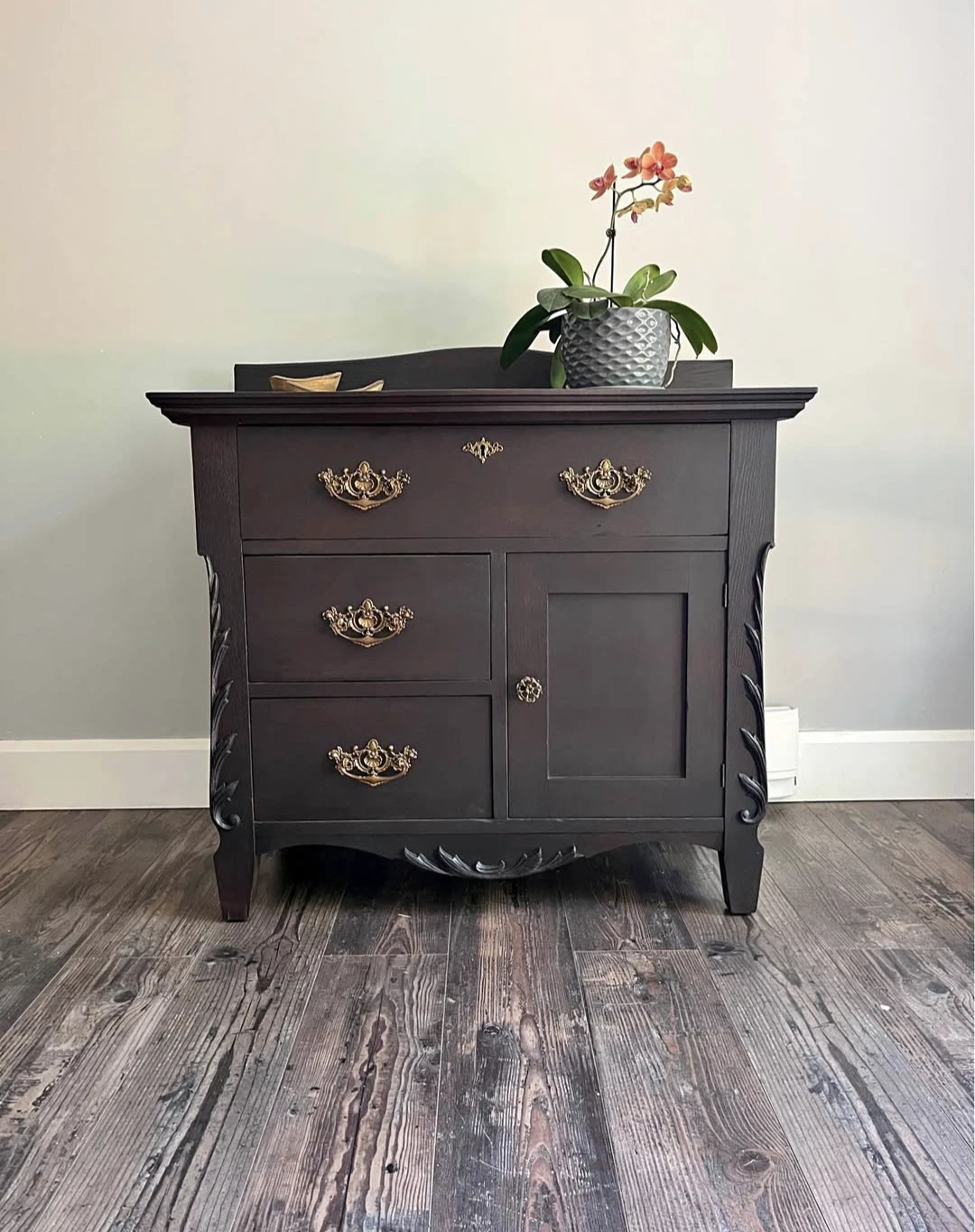 Beautiful Antique Oak Washstand