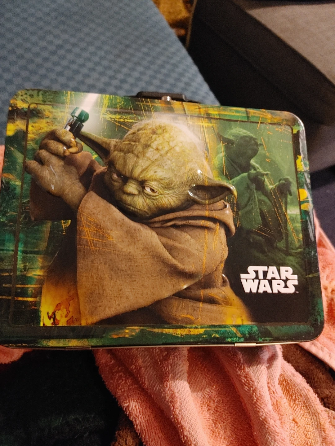 COLLECTABLE -Star Wars Yoda Metal Lunch Box