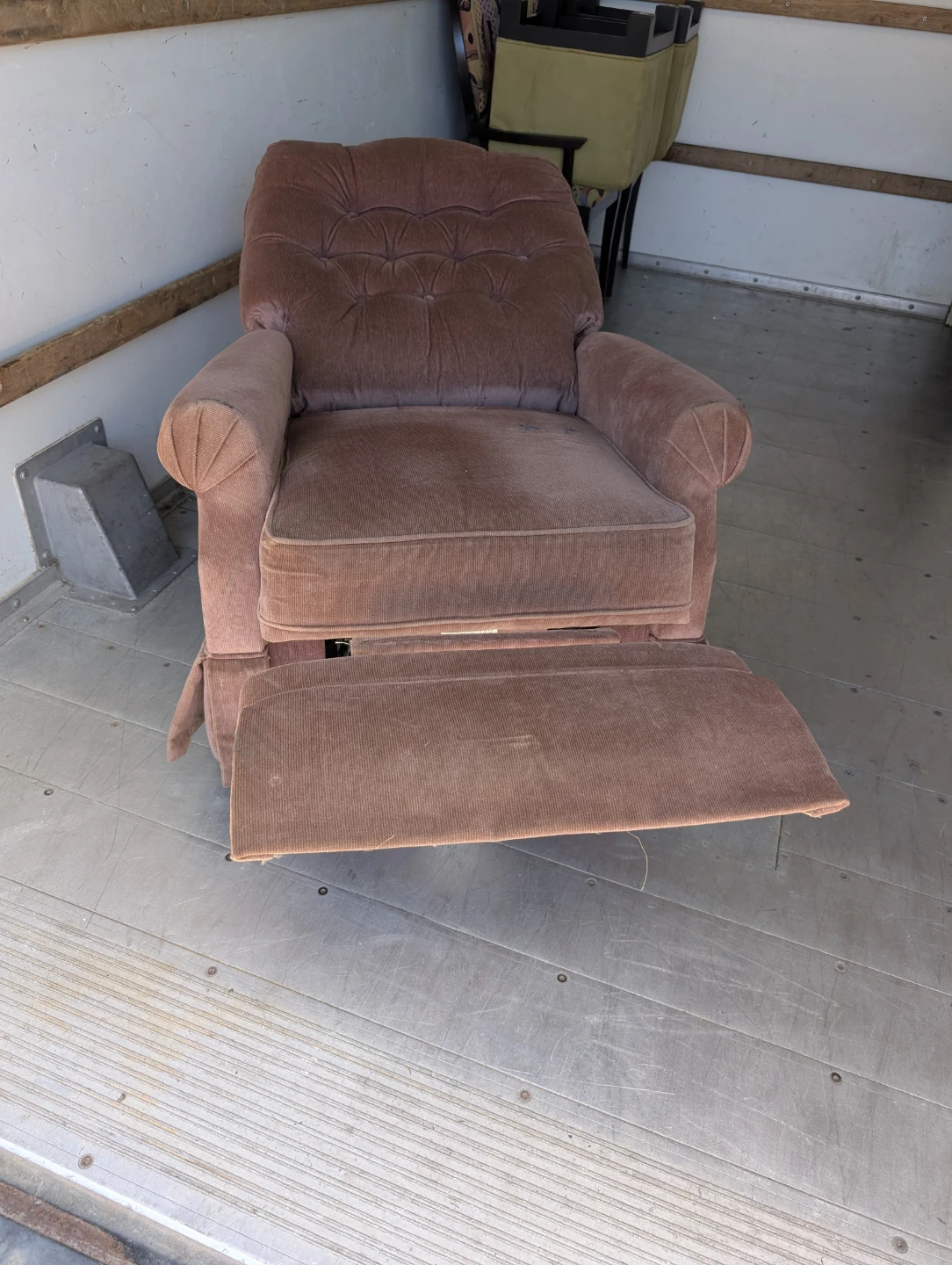 Pink Recliner Chair - La-z-boy - photo 3
