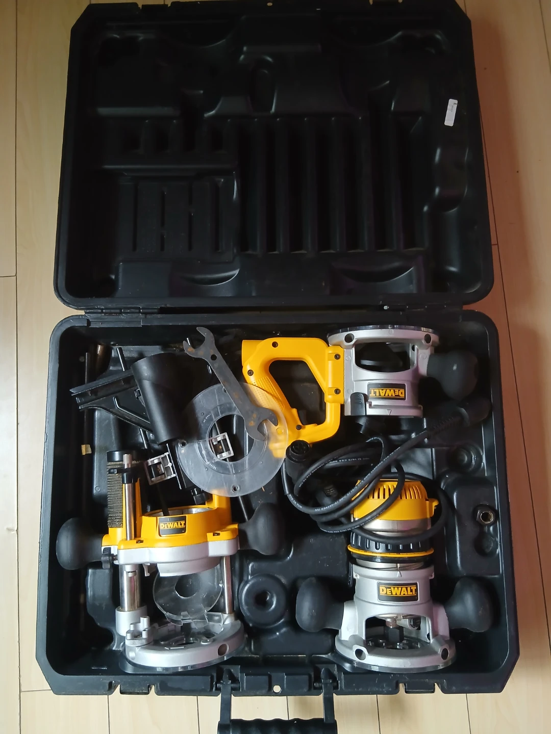 DEWALT Router Set with Case - photo 3