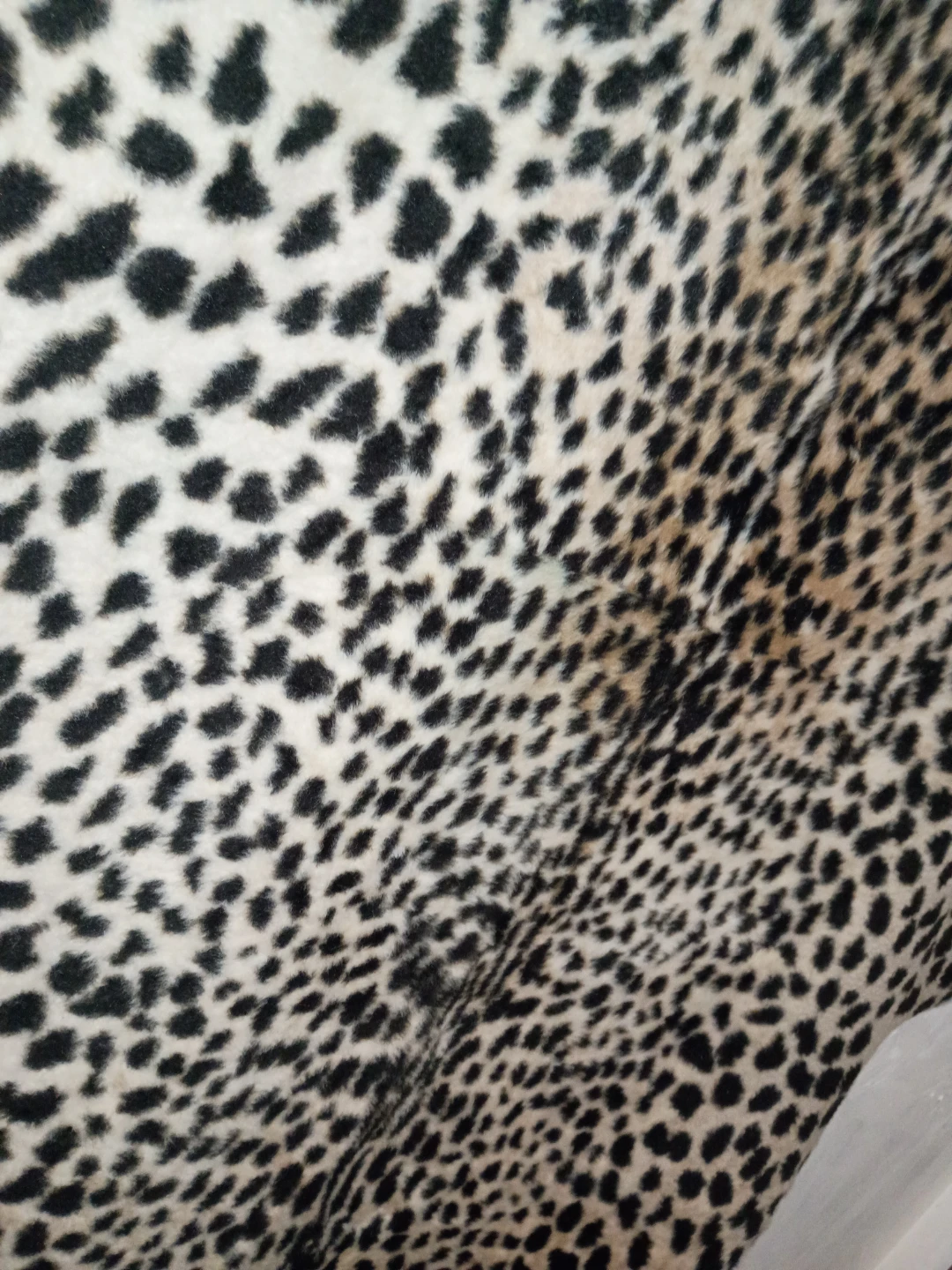 Favorite Leopard Print Faux Fur Rug CLEAN & smoke-free