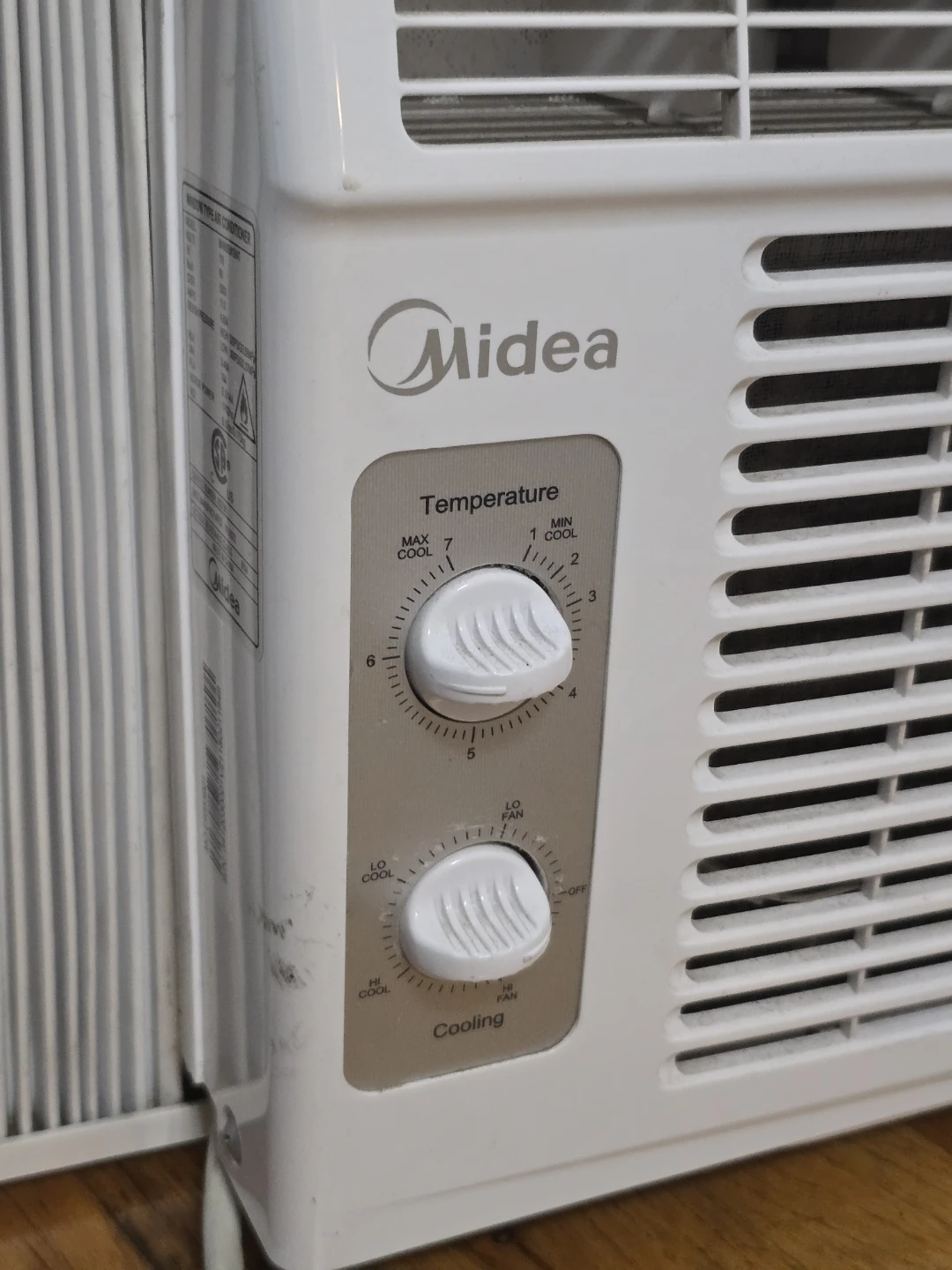 Midea Window Air Conditioner - photo 3