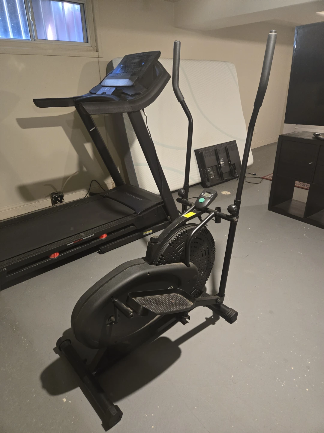 CardioStyle ET100 Elliptical Machine - photo 3