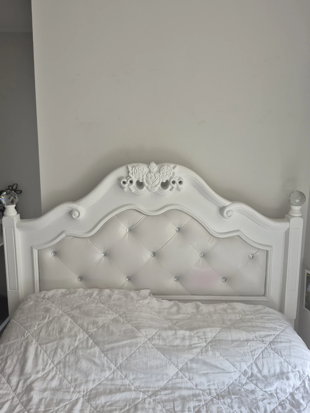 White Tufted Headboard Bed Frame with Crystal Accents - photo 3