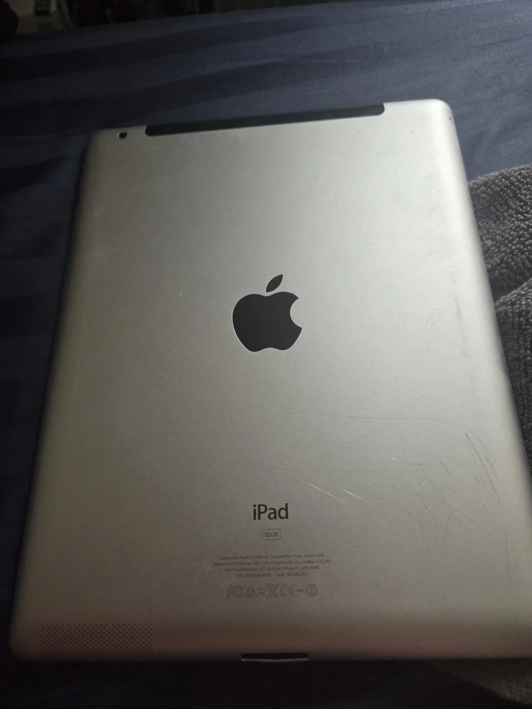 Apple iPad 16GB Silver - photo 2