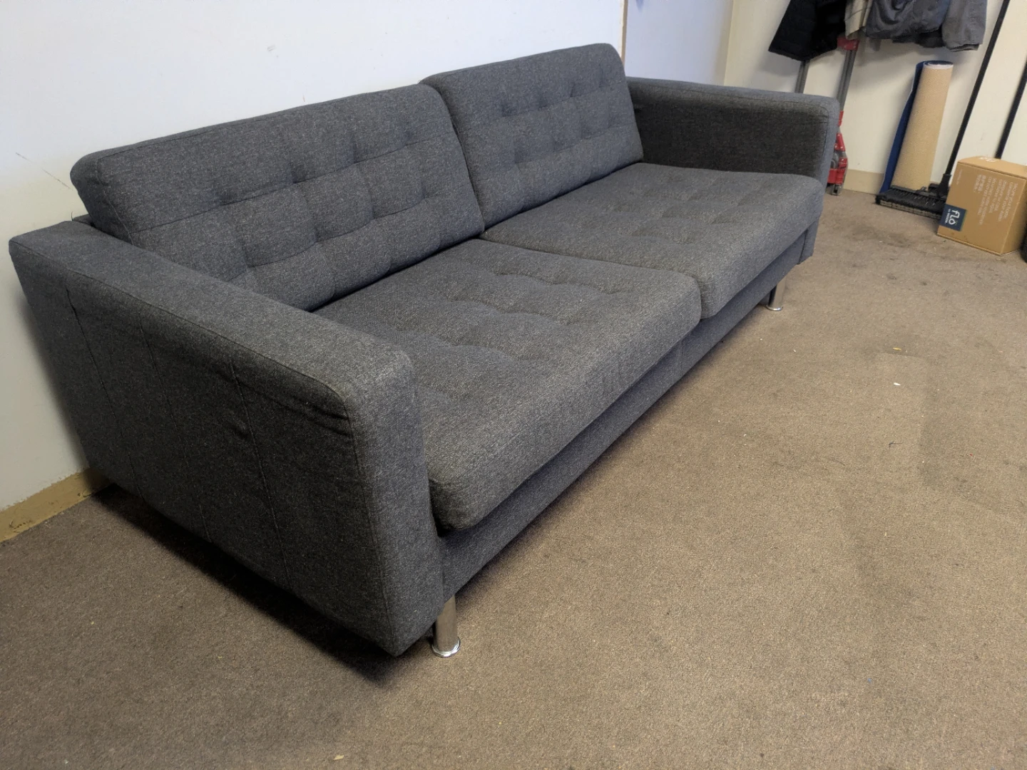 Couch - free delivery - photo 2