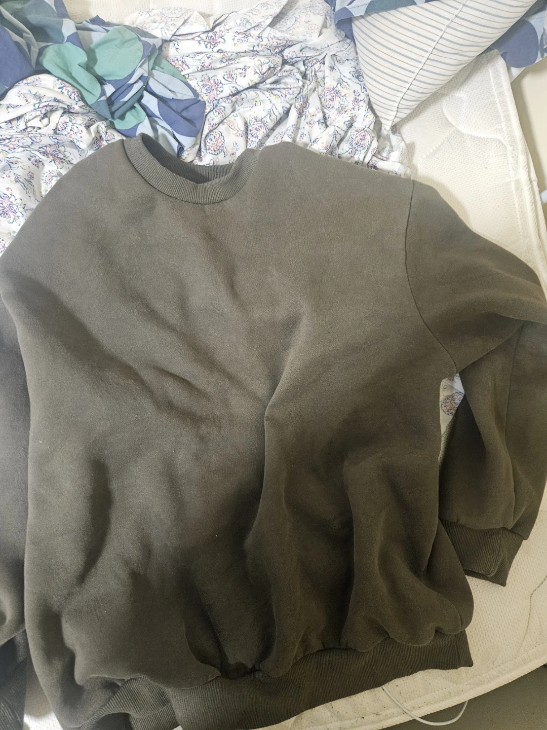 Dark green sweater size L - photo 4