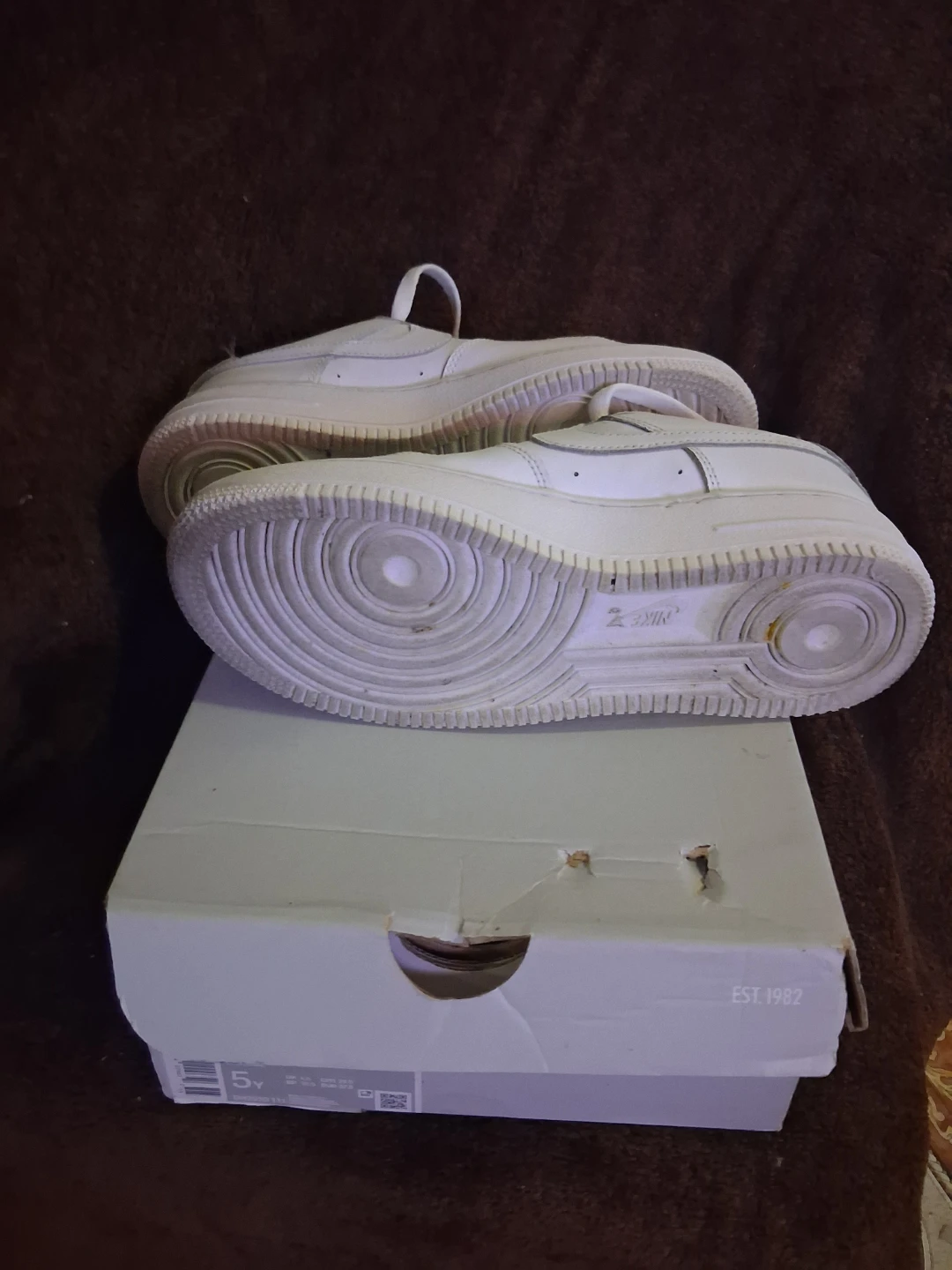 Nike Air Force 1 low white size 5y - photo 4