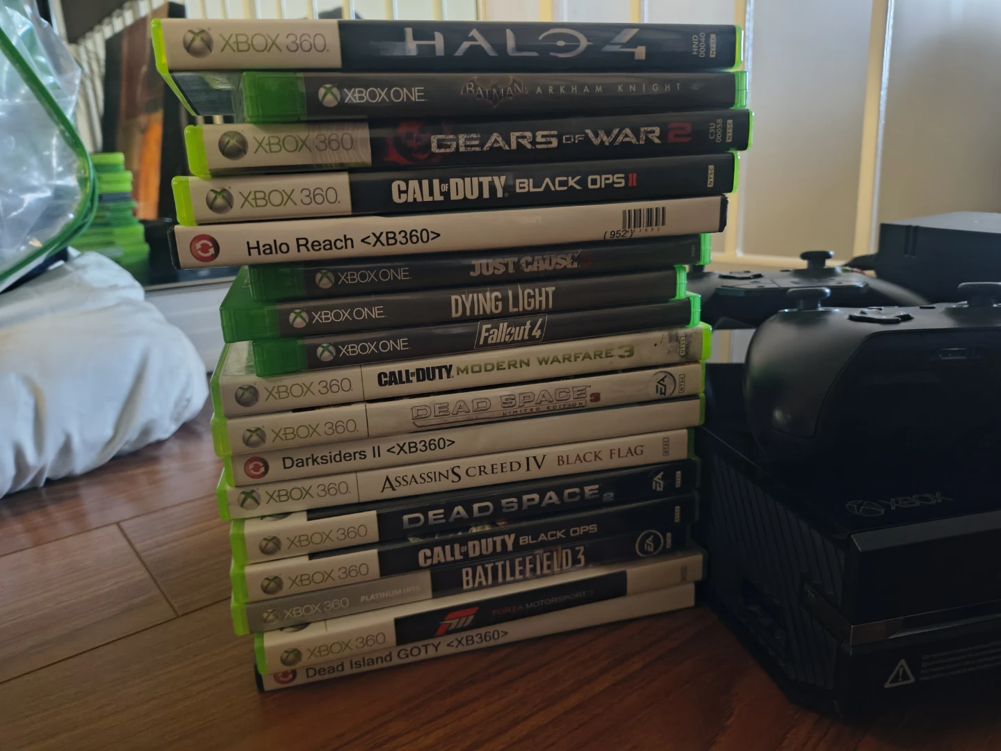 Xbox One Console with Controllers + Games Bundle - photo 2