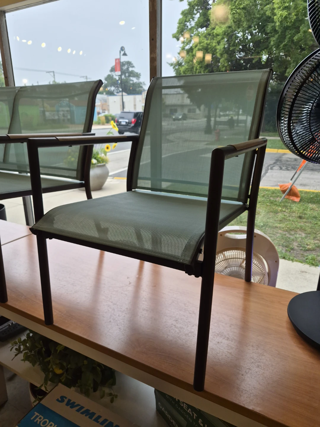 NEW Outdoor 3 piece patio set. Loveseat and two chairs - photo 2