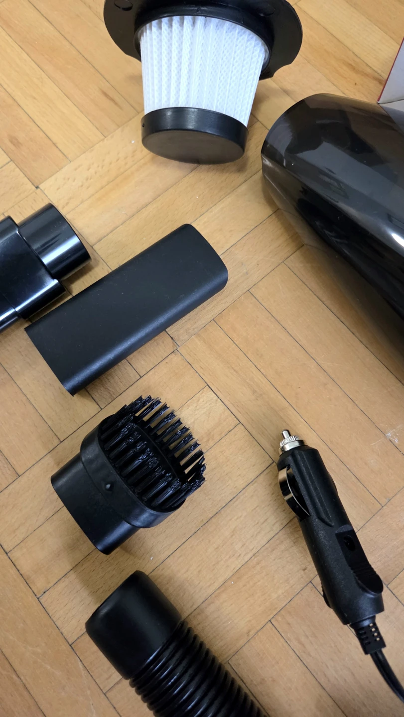 12-V Car Vacuum Cleaner with Accessories *new - photo 5