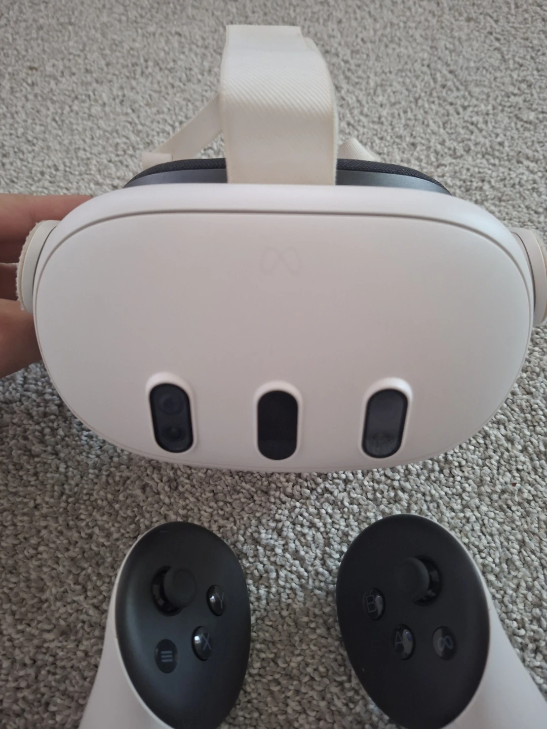 Meta Quest 2 VR Headset with Controllers - photo 3