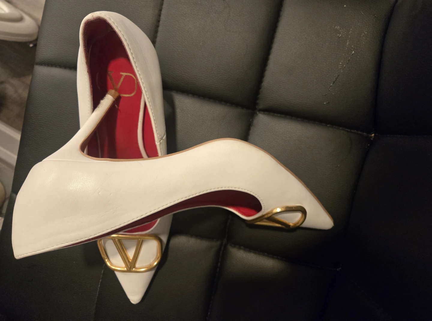 Valentino White Leather V-Logo Pumps - Size 41 - photo 2