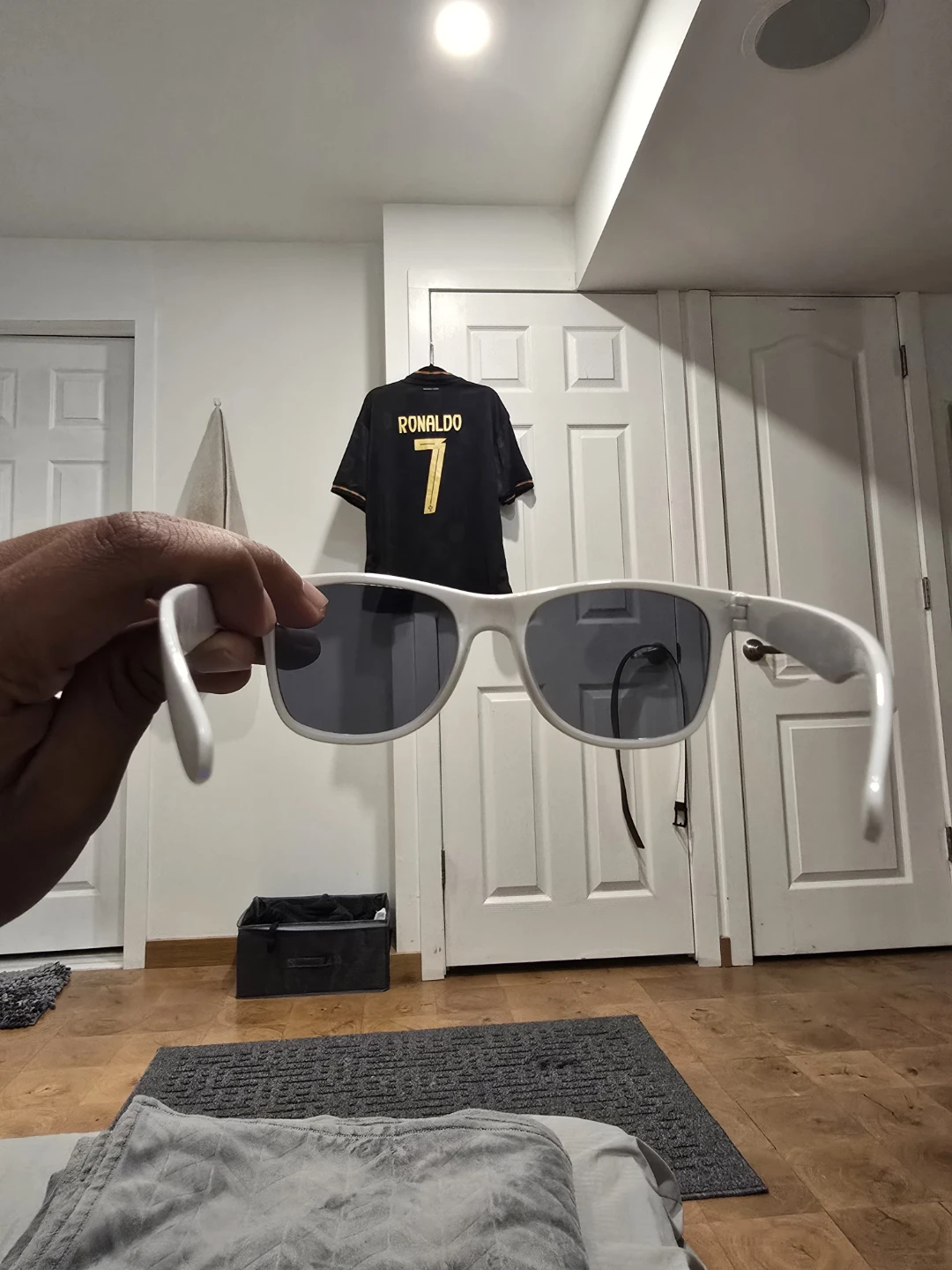 White Sunglasses with "C'est La Saveur" Text - photo 2