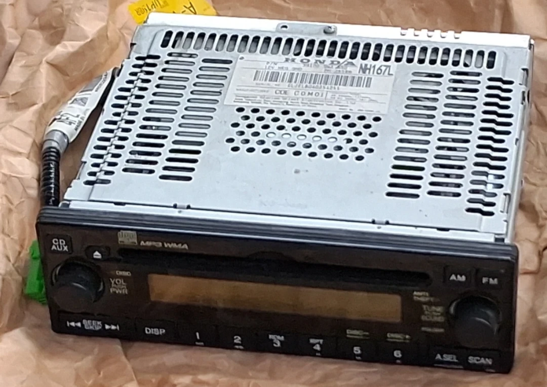 Honda NH167L Car Stereo Radio MP3 WMA CD AUX - photo 2