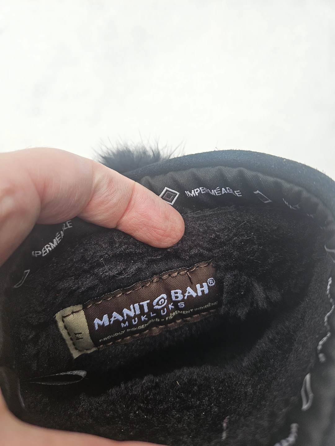 Manitobah Mukluks Black Suede Fur Boots ( size Y1 ) - photo 3