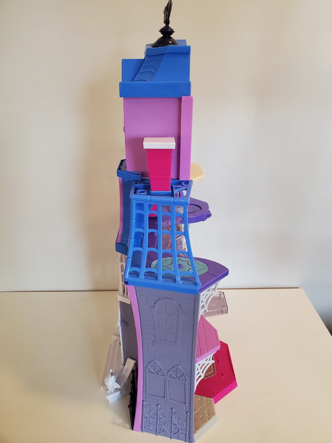 Disney Jr. Vampirina Scare B&B Doll Play House Mansion - photo 3